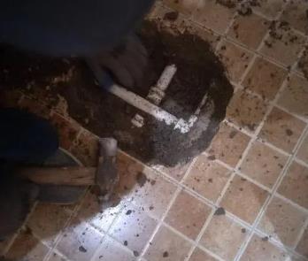 大观卫生间漏水维修公司为您分享下卫生间渗水如何处理及注意事项